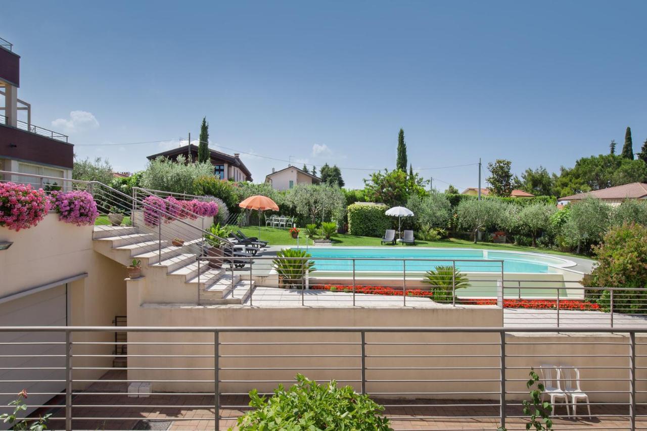 Villa Aurora-Holiday Home Apt3 Bardolino Bagian luar foto