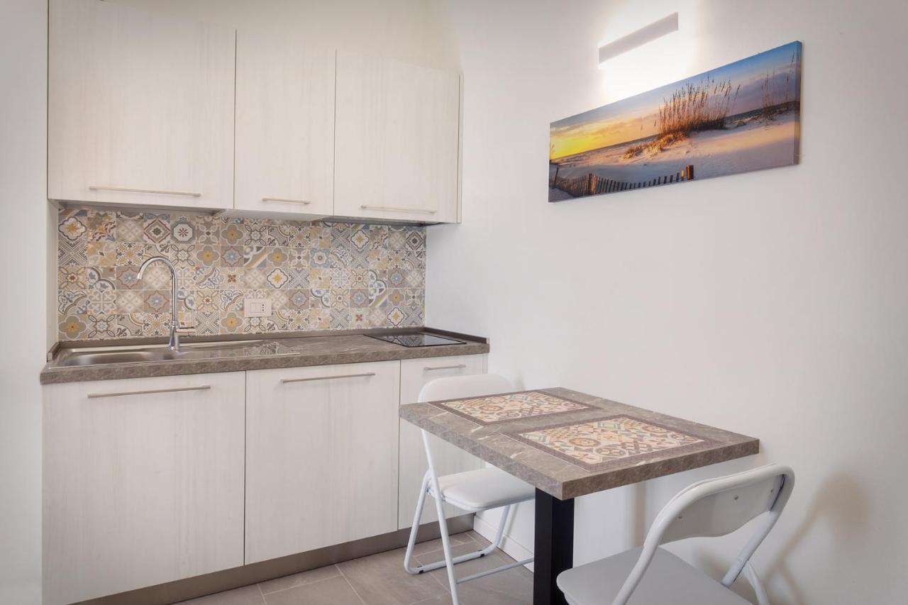 Villa Aurora-Holiday Home Apt3 Bardolino Bagian luar foto