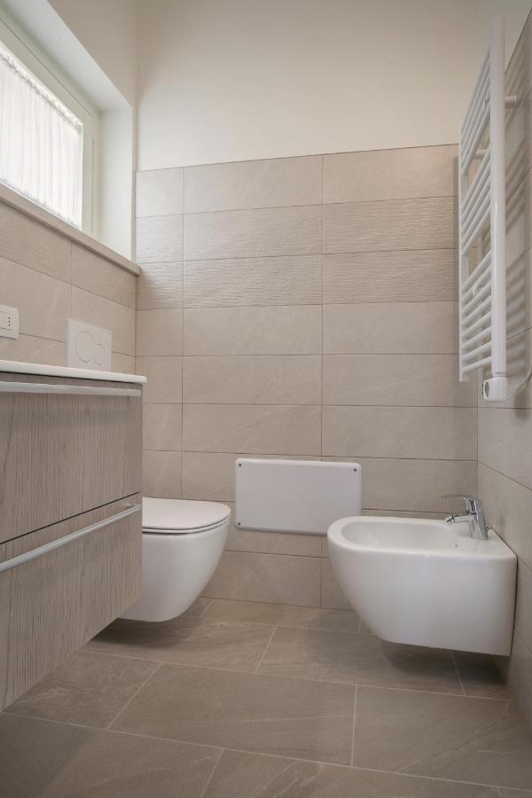 Villa Aurora-Holiday Home Apt3 Bardolino Bagian luar foto